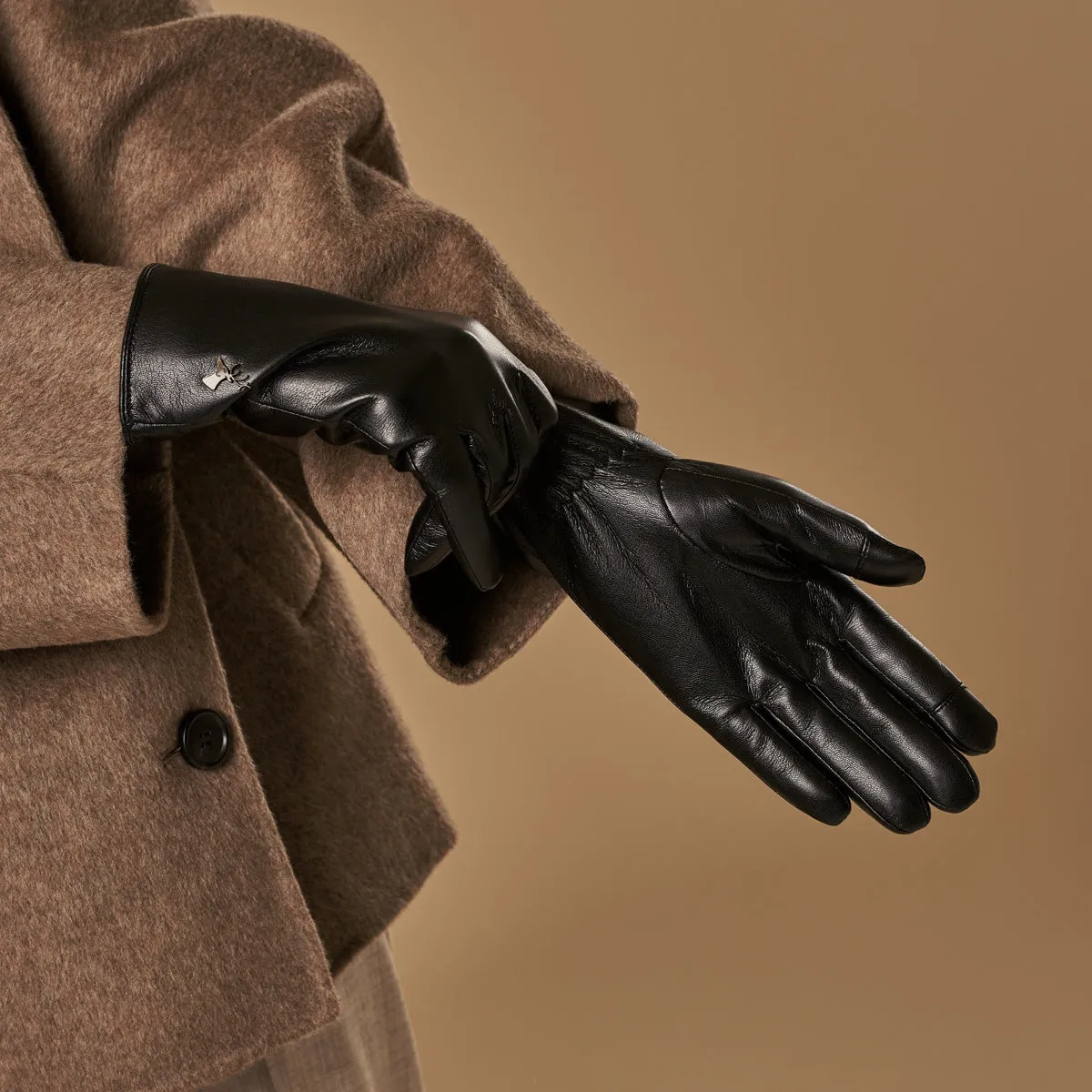 Luna - vegan leather gloves with fleece lining & touchscreen feature