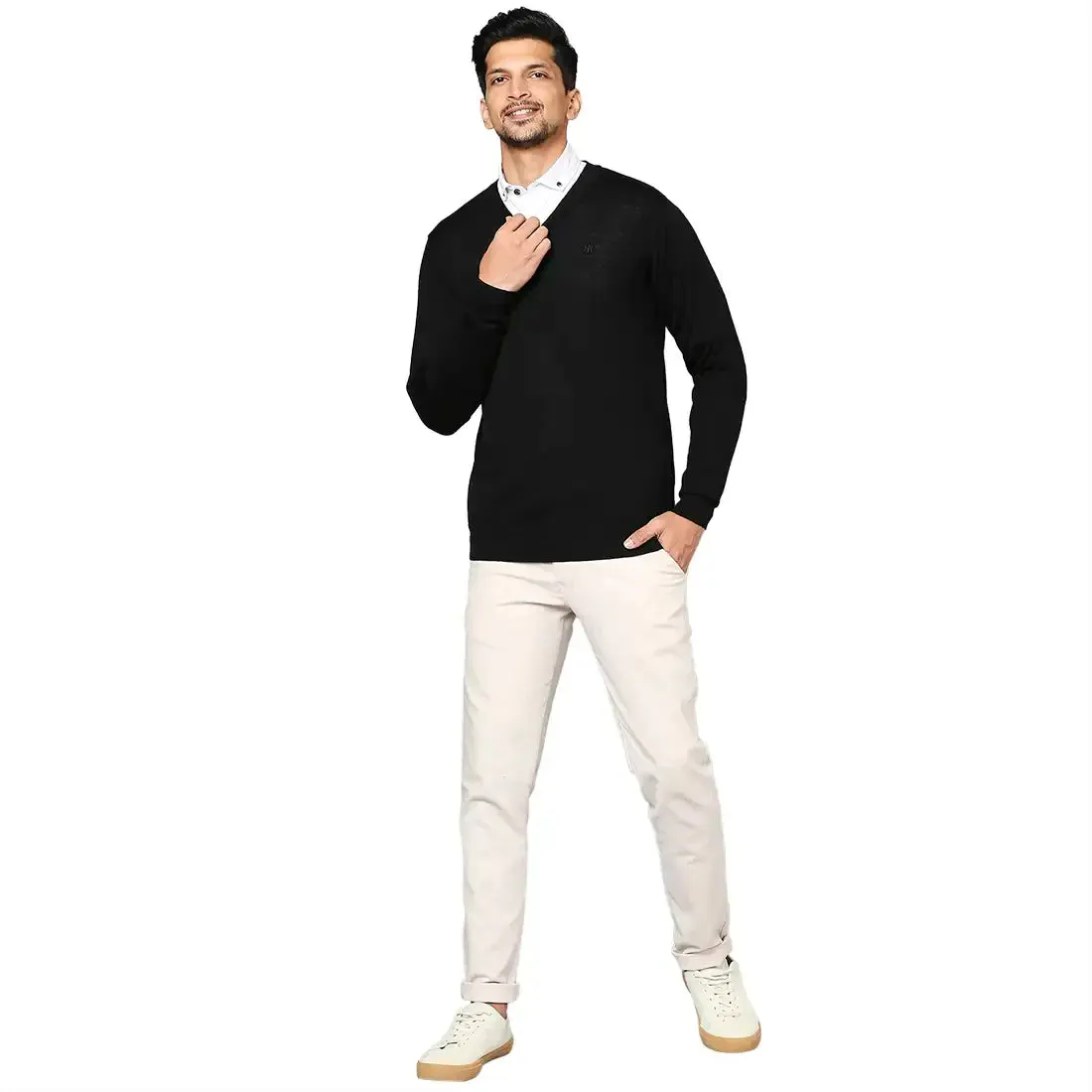 Men Black Solid Merino Wool Full Sleeve V Neck Collar Sweaters