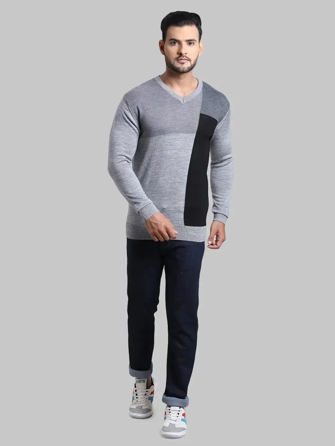 Men Grey Tailored Fit Intarsia Acrylic Wool Blend Full Sleeve V Neck Collar Sweaters