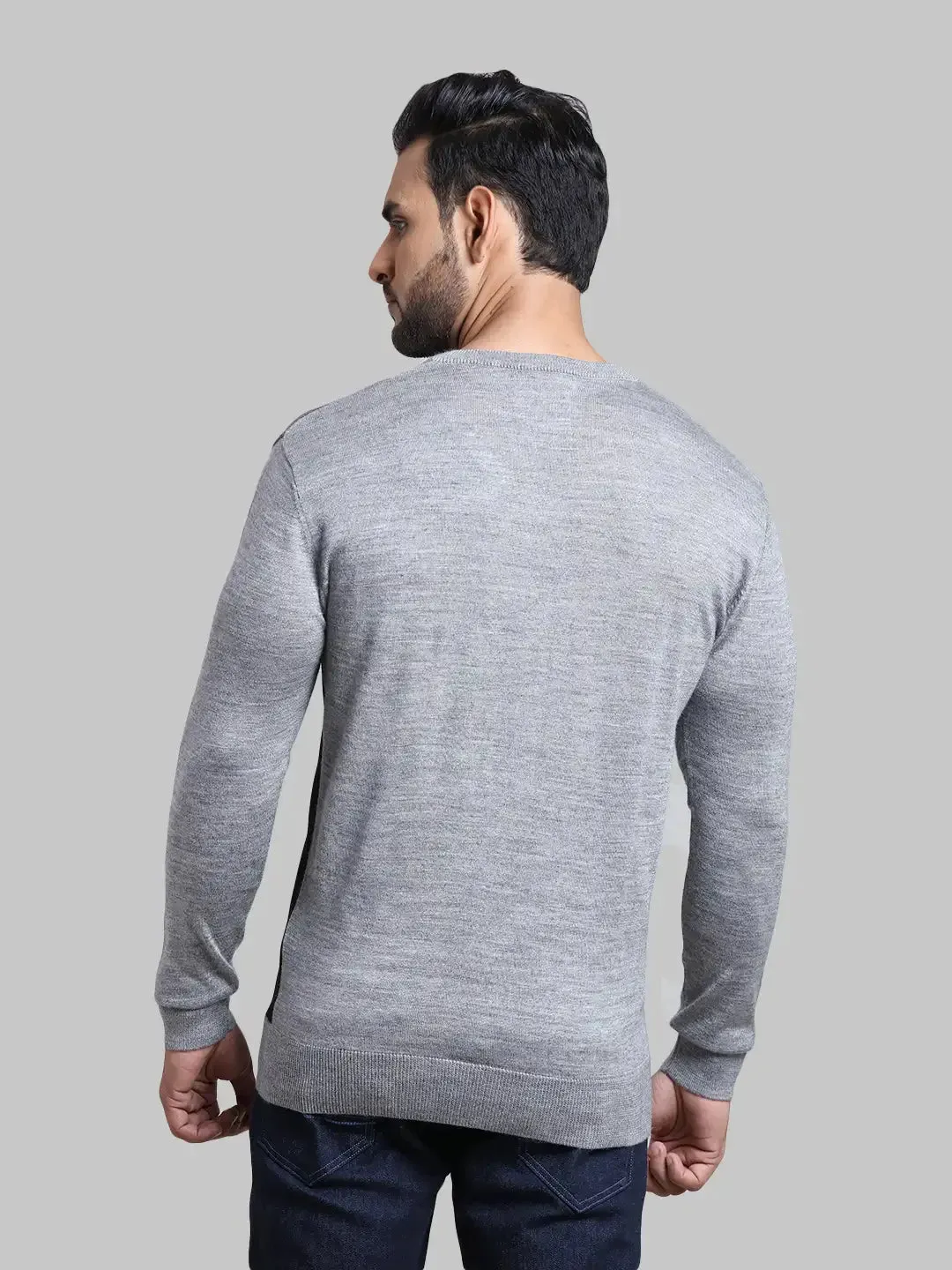 Men Grey Tailored Fit Intarsia Acrylic Wool Blend Full Sleeve V Neck Collar Sweaters