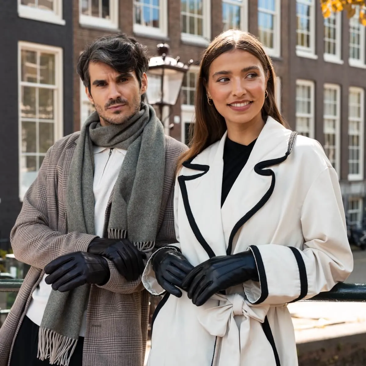 Olivia – sheepskin gloves with luxurious faux fur lining & touchscreen feature