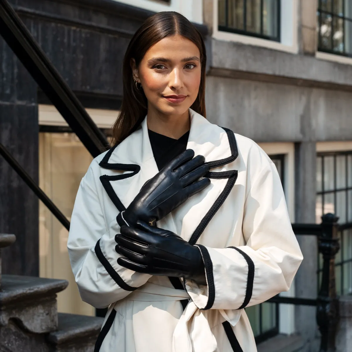 Olivia – sheepskin gloves with luxurious faux fur lining & touchscreen feature